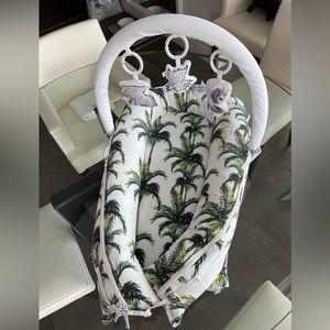 Dock a tot deluxe with toy bar